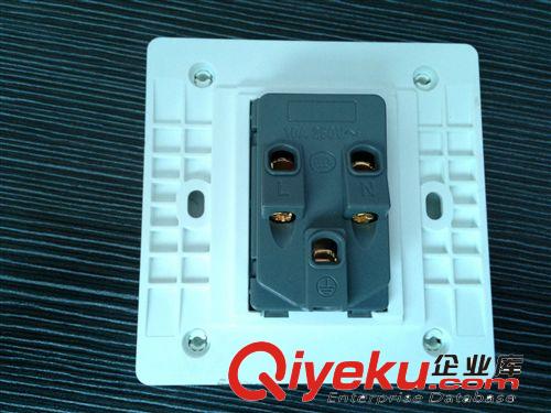 家用Q9大板全白系列五孔插座原始圖片3