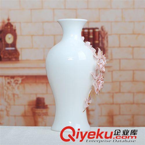 供應(yīng)時尚藝術(shù)陶瓷 婚慶 節(jié)日 禮品工藝擺件 ST3404粉金