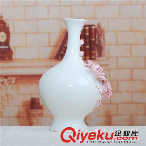 供應(yīng)時(shí)尚藝術(shù)陶瓷 婚慶 節(jié)日 禮品工藝擺件 ST3403粉金原始圖片2