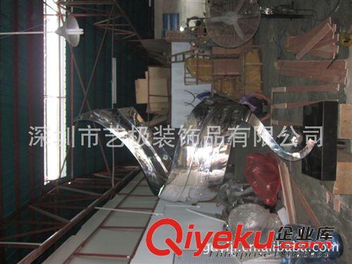 供應(yīng)樹脂材質(zhì)雕塑擺件 飄帶造型雕塑藝術(shù)品 空間裝飾陳設(shè)品YA2072