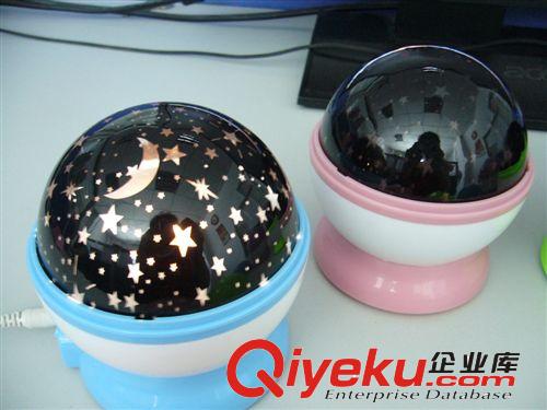 2014廠家直銷 創(chuàng)意旋轉(zhuǎn)夜光燈 星空投影燈 精品禮品 熱賣節(jié)日禮物