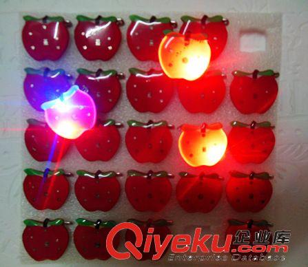 圣誕節(jié)閃光胸章圣誕樹 圣誕老人雪人胸針 平安夜發(fā)光胸章圣誕帽