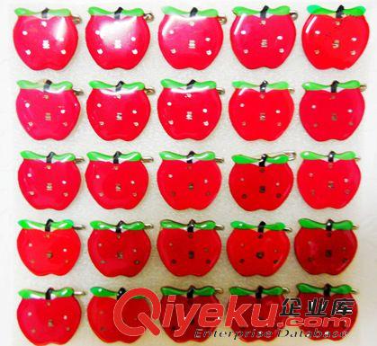 圣誕用品 發(fā)光平安果 圣誕胸針 圣誕蘋果胸針 發(fā)光胸針 發(fā)光蘋果原始圖片2
