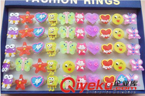 廠家直銷蝴蝶閃光戒指發(fā)光 小商品 地?cái)偼婢?酒吧 夜場(chǎng)ktv用品