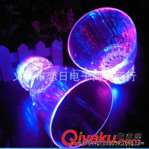 酒吧夜店婚禮夜場用品發(fā)光杯子 七彩閃光杯子 創(chuàng)意可樂杯大號批發(fā)原始圖片2