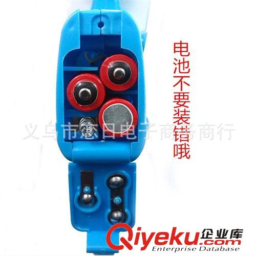 2013{zx1}款海豚電動(dòng)閃光泡泡槍 發(fā)音泡泡槍 地?cái)傄故行∩唐放l(fā)原始圖片3