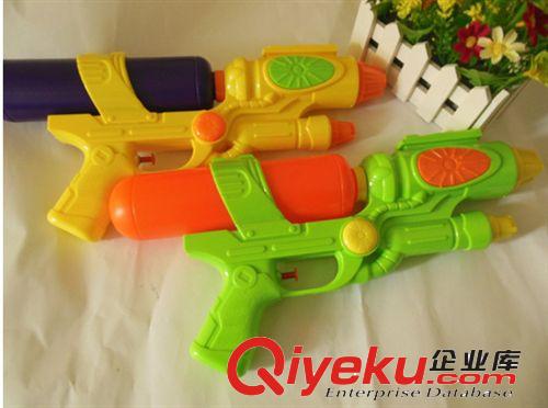 2013{zx1}款海豚電動(dòng)閃光泡泡槍 發(fā)音泡泡槍 地?cái)傄故行∩唐放l(fā)