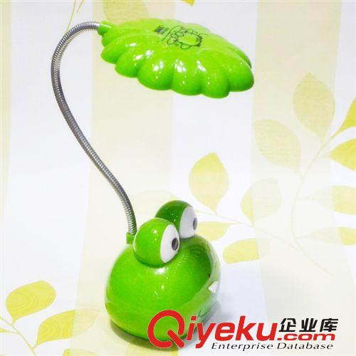 霸諾8842充電折疊式LED臺(tái)燈護(hù)眼看書閱讀工作節(jié)能床頭小臺(tái)燈原始圖片2