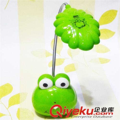 霸諾8842充電折疊式LED臺(tái)燈護(hù)眼看書閱讀工作節(jié)能床頭小臺(tái)燈原始圖片3