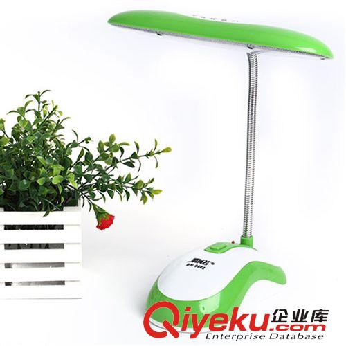 霸諾8826充電折疊式LED臺(tái)燈護(hù)眼看書閱讀工作節(jié)能床頭小臺(tái)燈