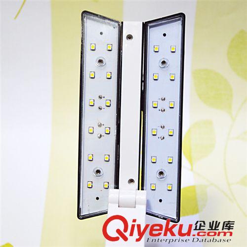 興旺695充電貼片LED折疊小臺(tái)燈 創(chuàng)意學(xué)習(xí)辦公護(hù)眼臺(tái)燈 臥室床頭燈原始圖片3