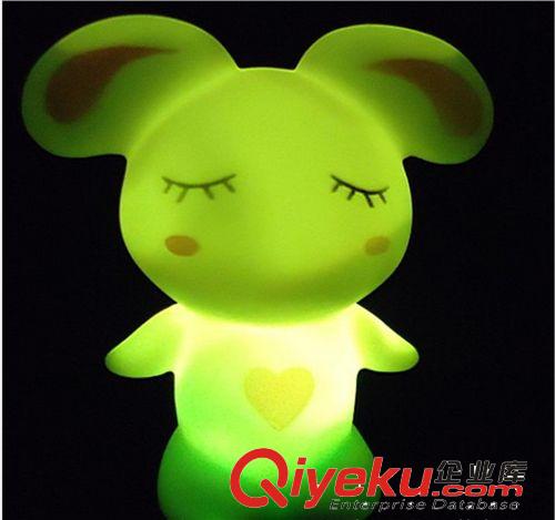 流氓兔七彩小夜燈 LED燈電子禮品批發 搪膠小夜燈廠家 卡通燈飾