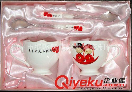 【廠家直銷 小額批發(fā) tj多款】2杯2勺新郎新娘 廣告婚慶禮品