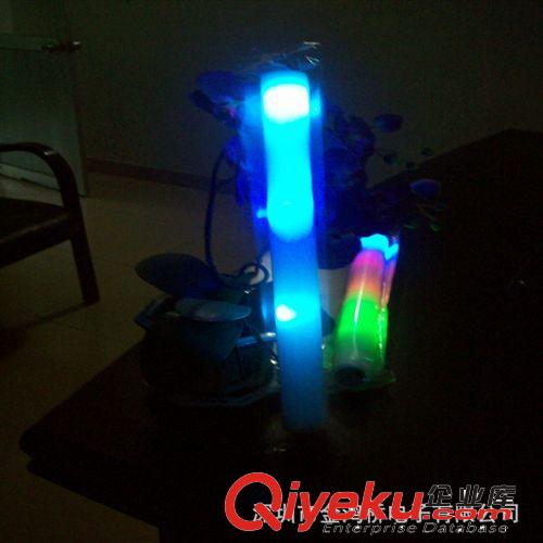Led閃光泡沫棒 七彩搖搖棒 發(fā)光海綿棒 娛樂助威專用 廠家生產(chǎn)原始圖片2