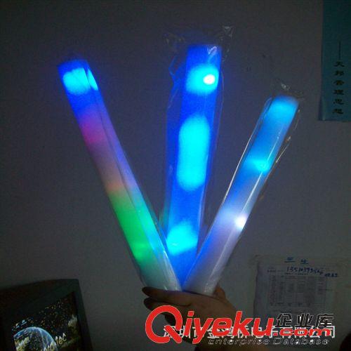 Led閃光泡沫棒 七彩搖搖棒 發(fā)光海綿棒 娛樂助威專用 廠家生產(chǎn)原始圖片3