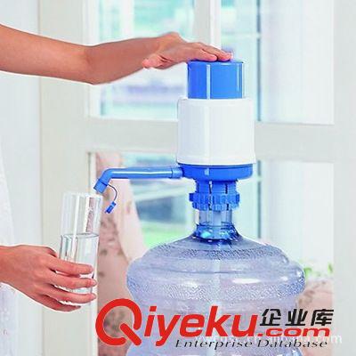 全網(wǎng){zd1} 專利zp 可樂瓶倒置飲水機/開關(guān)飲用器 飲水器 有實拍