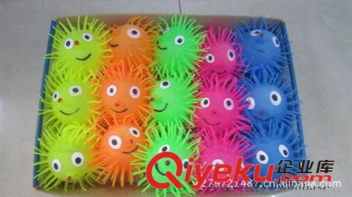 地?cái)傌浽?9CM小號笑臉閃光毛毛球 長鼻子 發(fā)光玩具 廠家批發(fā) 027原始圖片3