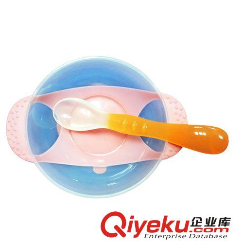 坑梓環(huán)保硅膠新生兒餐具套裝 抗摔練習(xí)碗 專業(yè)廠家大量現(xiàn)貨批發(fā)原始圖片3