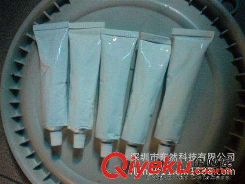 硅膠與金屬餐具膠水