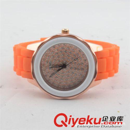 供應(yīng)時尚潮流硅膠手表批發(fā)禮品表批發(fā)淘寶貨源
