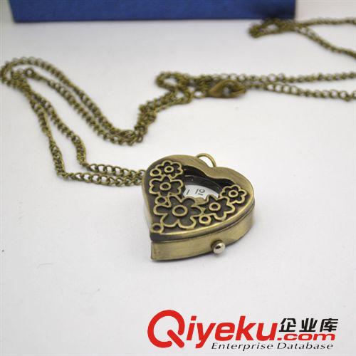 新款?lèi)?ài)心雕花懷表項(xiàng)鏈 復(fù)古飾品批發(fā) 時(shí)尚時(shí)裝表 韓版毛衣鏈掛表原始圖片3