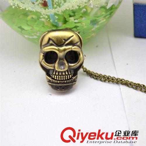 歐美熱銷 骷髏頭個性時尚掛鏈表 兒童禮品手表 廠家直銷批發(fā)