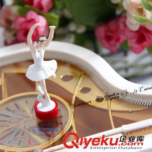 7322跳舞女孩鋼琴音樂(lè)盒 旋轉(zhuǎn)芭蕾舞發(fā)條式 八音盒 情人節(jié)禮物原始圖片2
