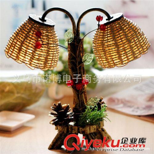 AB-12創(chuàng)意木質(zhì)松樹雙臺燈擺件 仿古田園草編小夜燈 居家裝飾燈原始圖片3