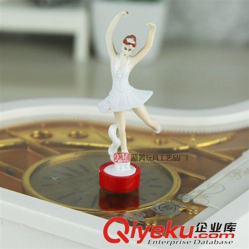 BY-004 混批 廠家直銷 優(yōu)質(zhì)鋼琴旋轉(zhuǎn)芭蕾舞八音盒音樂盒 工藝品