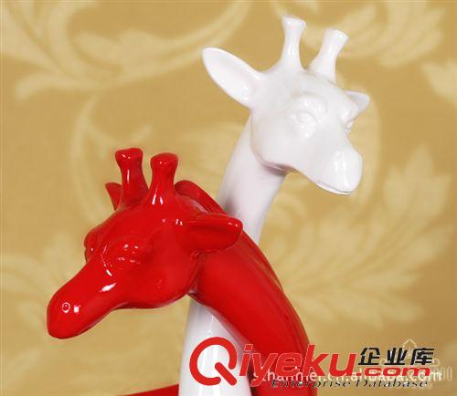 批發(fā)混批代銷結(jié)婚季情侶鹿樹脂擺件原始圖片3