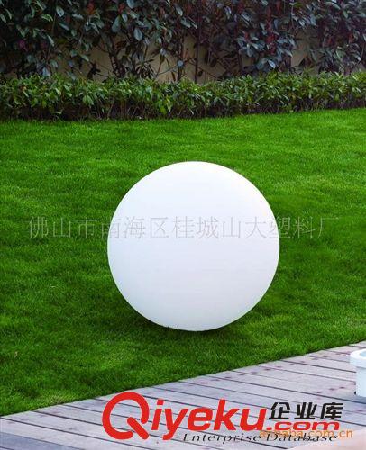 山大塑料廠供應(yīng)高品質(zhì)、高性能、環(huán)保LED燈飾塑料外殼