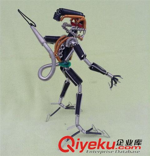 異形機器人模型 手工鋁線工藝品 創(chuàng)意居家擺設品  手工自行車廠家原始圖片3
