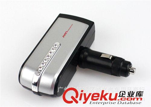 CB-422鑲鉆USB可90度折疊一分三電源分配器/點(diǎn)煙器/帶USB一拖三