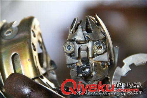 鐵藝變形金剛機(jī)器人 威震天金屬創(chuàng)意鋼雕手工特色工藝品訂做模型原始圖片2