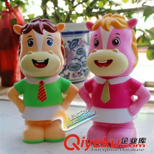 混批貨源 日式雜貨搪膠動物兒童禮品創(chuàng)意阿貍存儲錢罐批發(fā)2038