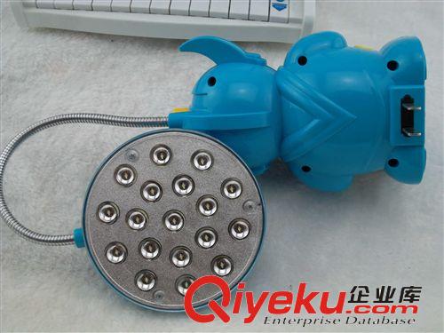 霸諾BN-8813  LED  奧特曼三檔護(hù)眼臺燈