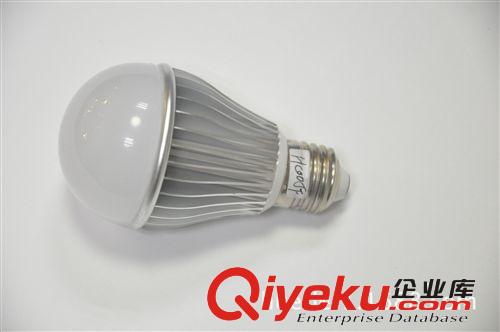 深圳廠家供應(yīng)220V E27 3W LED球泡燈 14元/個(gè) 晶元芯片