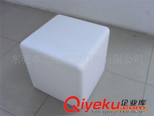 滾塑LED凳子廠家 LED發(fā)光凳子 LED七彩凳子 LED CUBE