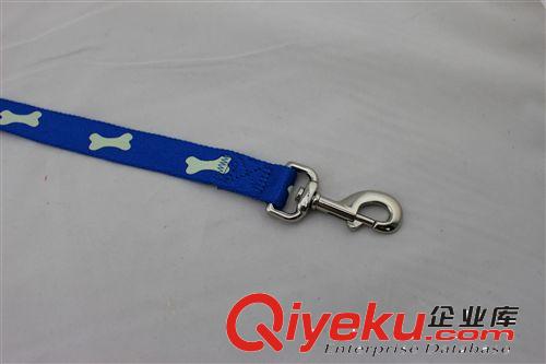 東莞廠家專業(yè)生產(chǎn) 尼龍夜光狗狗牽引繩 金毛 大/中/小型犬等原始圖片2