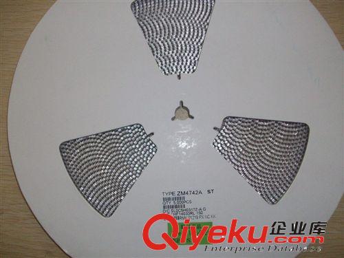 【廠家直銷】1W貼片穩壓二極管ZM4742A
