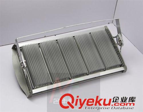 廠家直銷高桿隧道燈，批發(fā)LED隧道燈150W，專業(yè)LEDk路燈隧道燈