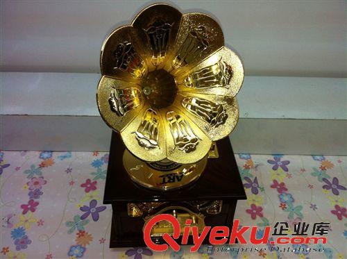 2012新品 創(chuàng)意禮品 復(fù)古懷念留聲機(jī)八音盒 卡通音樂(lè)盒 情侶音樂(lè)盒