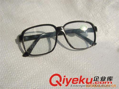 批發(fā) 防護(hù)眼鏡 電焊眼鏡 護(hù)目鏡 電焊墨鏡 防護(hù)鏡 防塵墨鏡 黑色