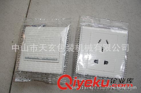 供應(yīng)餅干雪餅枕式包裝機，食品枕式保護裝機，450枕式包裝機原始圖片3