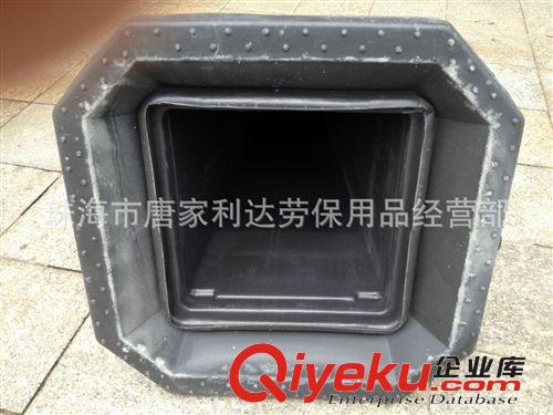 廠價(jià)供應(yīng)優(yōu)質(zhì)方形提環(huán)反光路錐（水泥底）原始圖片3
