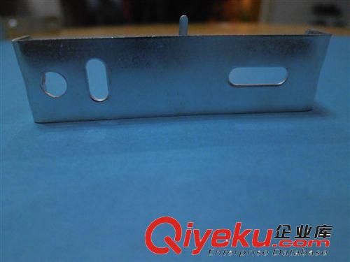【廠家直銷】   專業(yè)加工生產(chǎn)各種五金品  1L吸頂鐵
