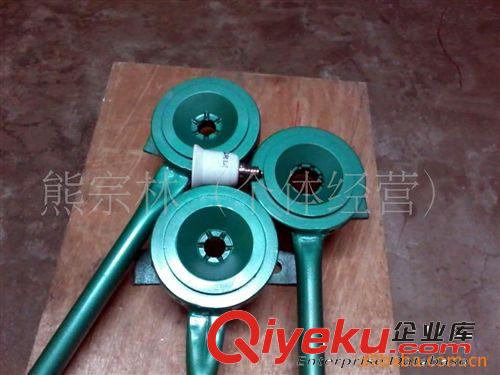 廠家供應(yīng)定做節(jié)能燈燈頭夾具-燈頭鎖緊鉚接夾子機