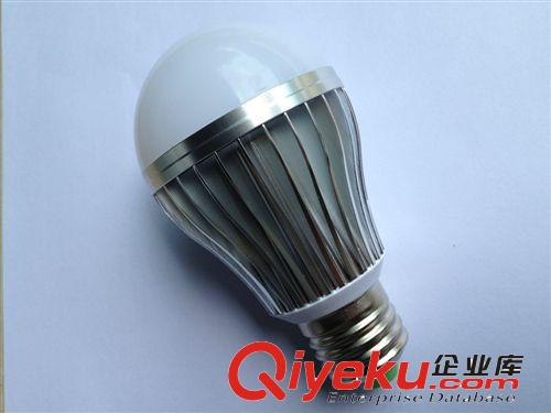 廠家供應新款球泡燈外殼，5W球泡燈外殼，LED球泡燈外殼 E27螺口