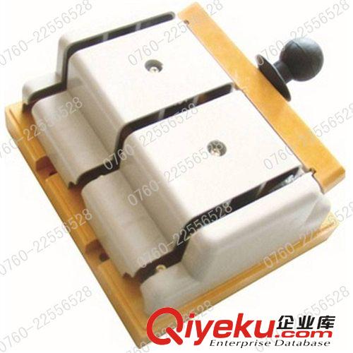 供應(yīng)上海成套廠閘刀開(kāi)關(guān)HD11F-200/48 防誤式刀開(kāi)關(guān) 四極三相四線原始圖片2