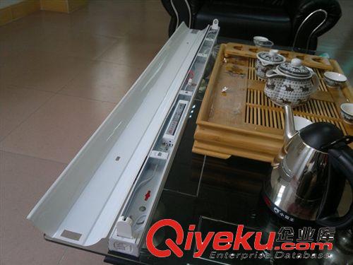 暢銷2013工程{sx}產品 T5T8弧形罩子支架 LED燈管支架葉子形支架